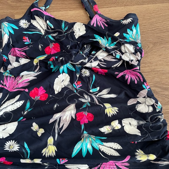 COPY - Tankini Bathing suit top - Picture 5 of 5